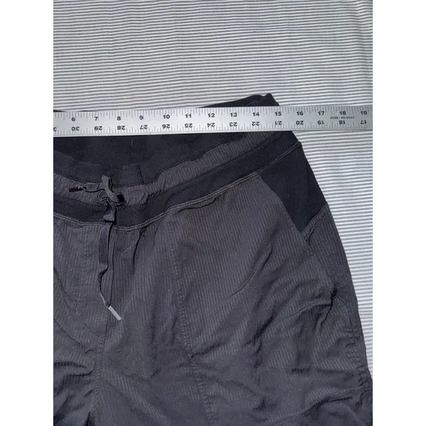 Lululemon Women's Dance Studio Crop Black Size‎ 12 - Image 6