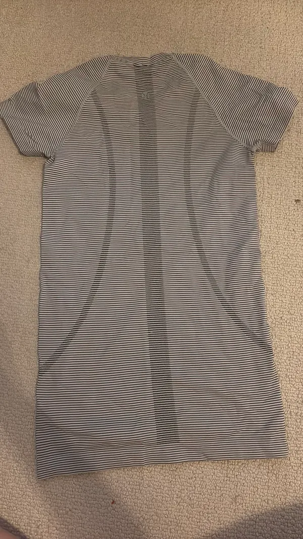 Lululemon Swiftly Tech Short Sleeve - Image 3