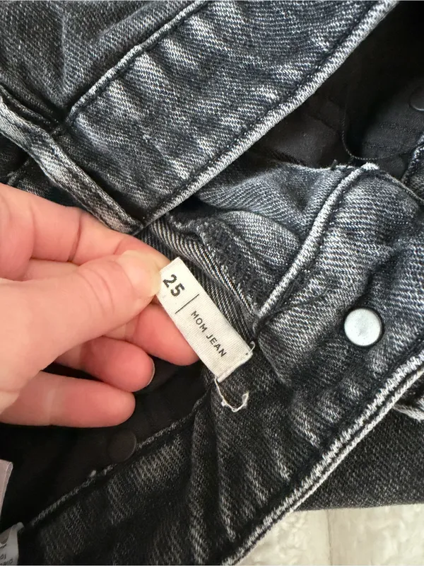 Pacsun High-Rise Black Mom Jeans - Image 3