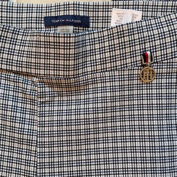 Tommy Hilfiger| Plaid black/white/tan stretchy slacks - Image 2