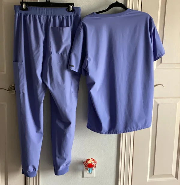 Jaanuu Scrub Set - Image 4