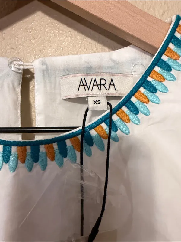 Avara Eileen White Embroidered Peplum Top Size XS NWT - Image 6