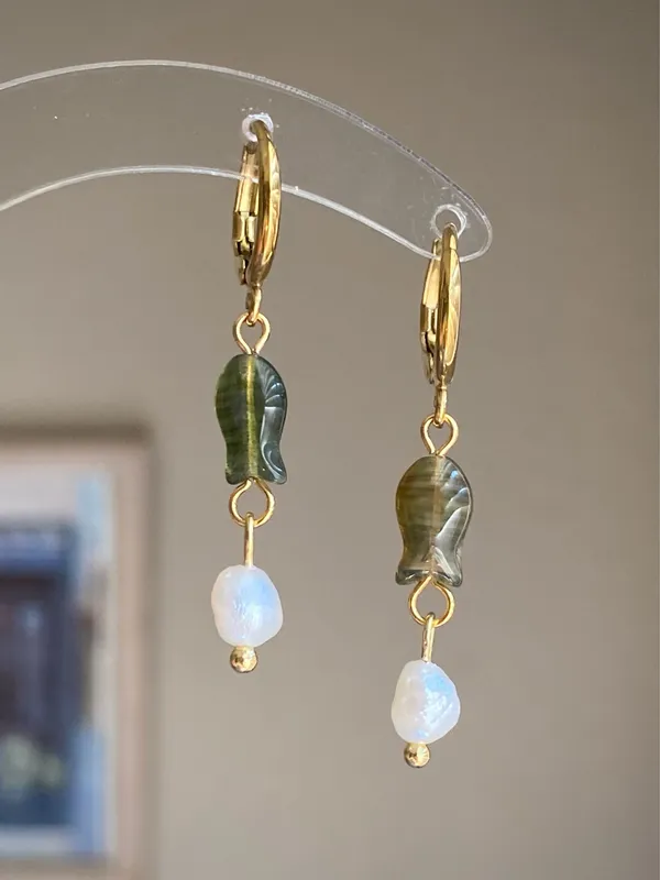 Handmade quality Czech glass beads fish & pearls unique dangle earrings⭐️🐟💕 - Image 4