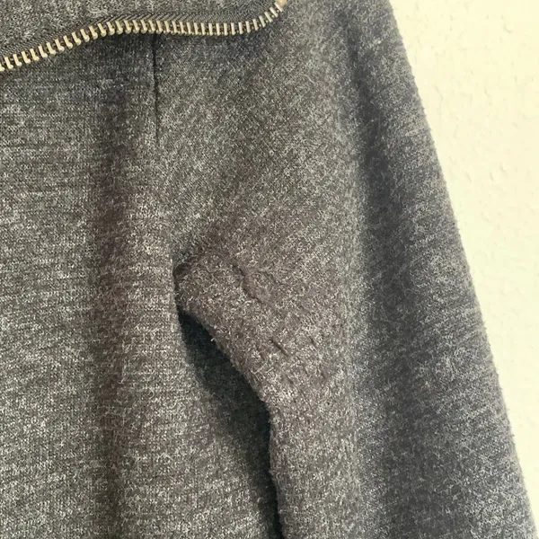 Abercrombie & Fitch Sherpa Collared Fleece‎ Lined Full Zip Jacket in Dark Gray - Image 4
