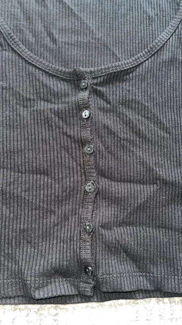 H&M Cropped T-shirt - Image 2