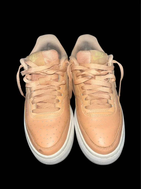Nike Women's Court size 8 - Image 2