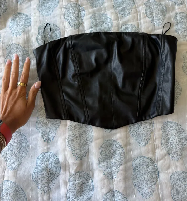 Black Leather Top Size M - Image 3