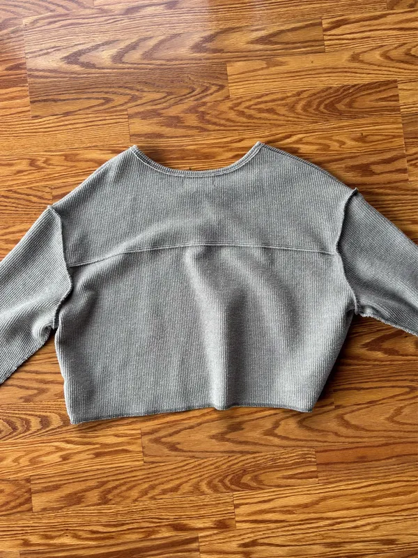 Urban Outfitters Grey Long Sleeve Crop Top - Image 3