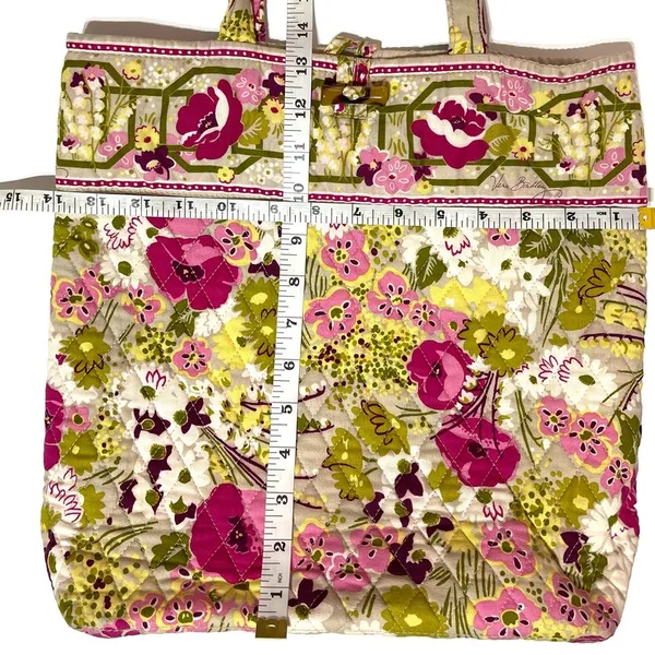 Vera Bradley Toggle Tote(make me blush print) - Image 13