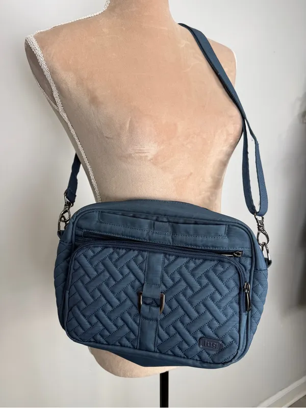 lug Quilted Navy Blue Crossbody Bag - Image 2