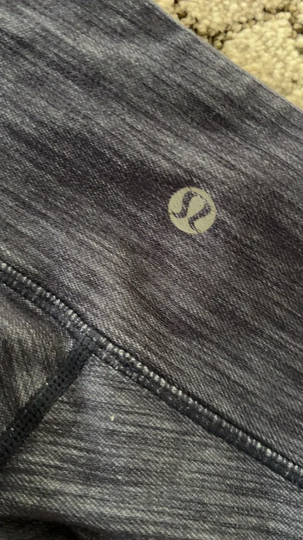 grey lululemon leggings size 2 - Image 3