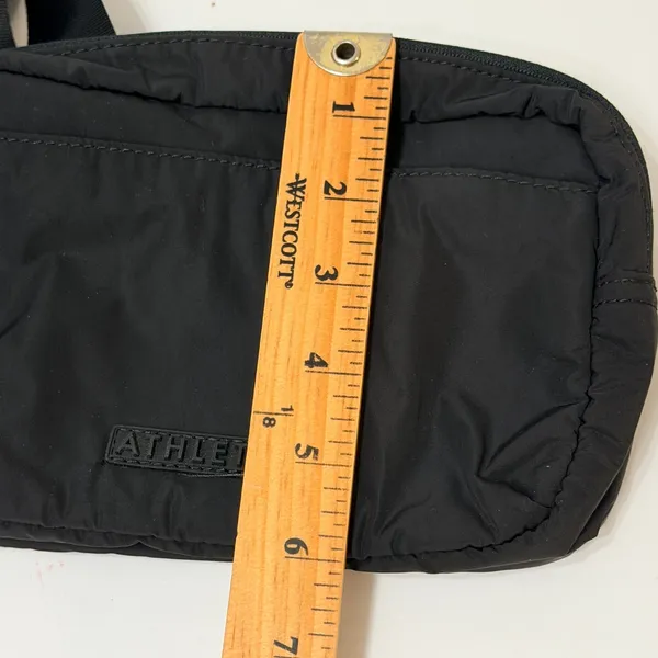 Athleta All About Large Crossbody Belt Bag‎ in Black - Image 8