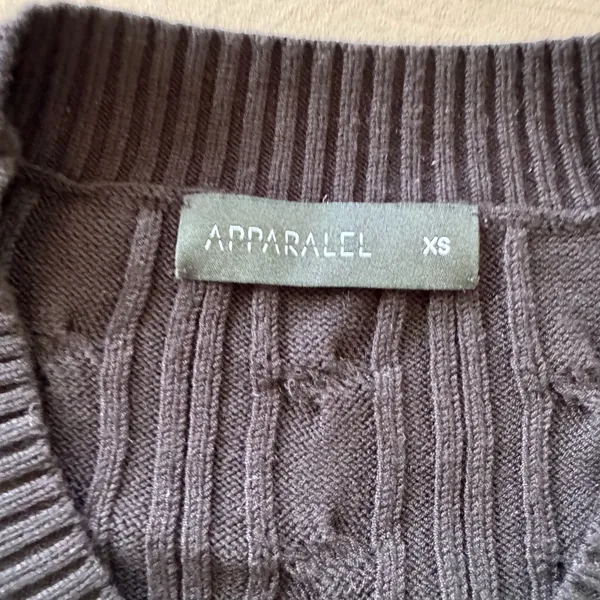 Apparalel cable knit sweater vest - Image 5
