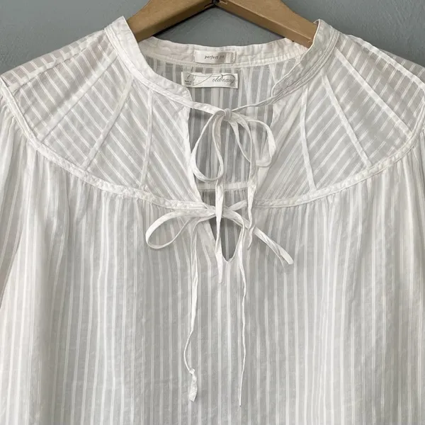 Old Navy Perfect Fit Sheer Peasant Top Size L White Renaissance Boho Romantic - Image 3