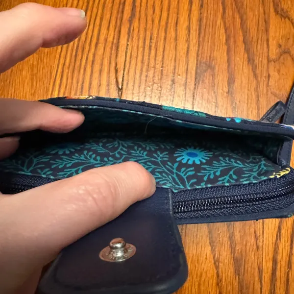 Vera Bradley Wallet Wristlet Zip ID Blue Floral Midnight Blues Card Case Bills - Image 8