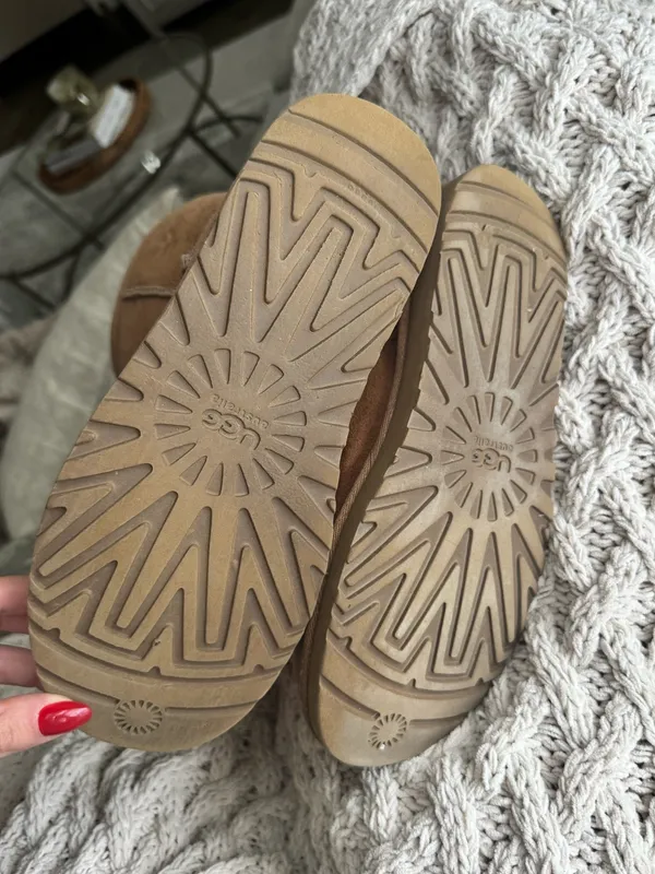 Chestnut Ugg Austrailia Classic Boots - Image 4