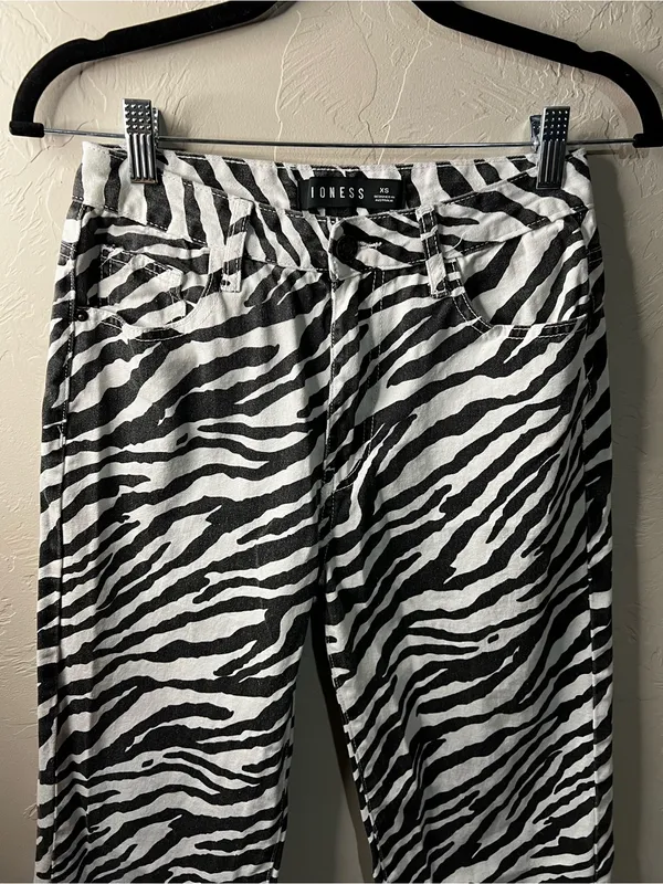 Lioness Top Model Zebra Stripe Black White Baggy Jeans - Image 3