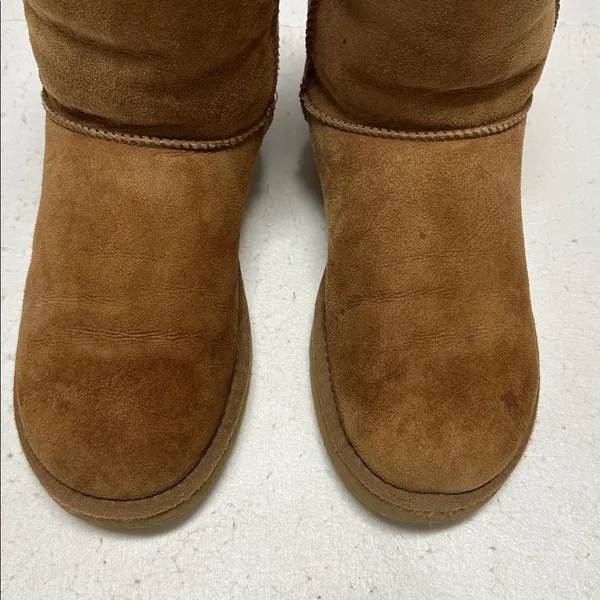UGG Short Suede Chestnut Brown Boots 5825 size 8 - Image 3