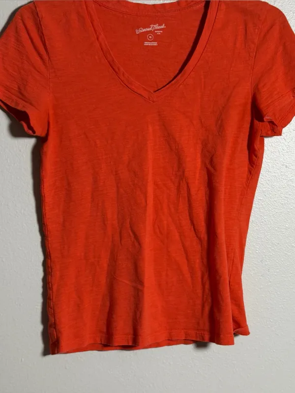 Universal Thread Women Short Sleeve V-Neck Tee Orange size XS - Image 2