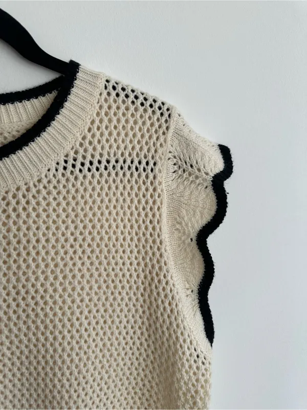 Gilli Cream Crochet Knit Top with Black Trim - Image 3