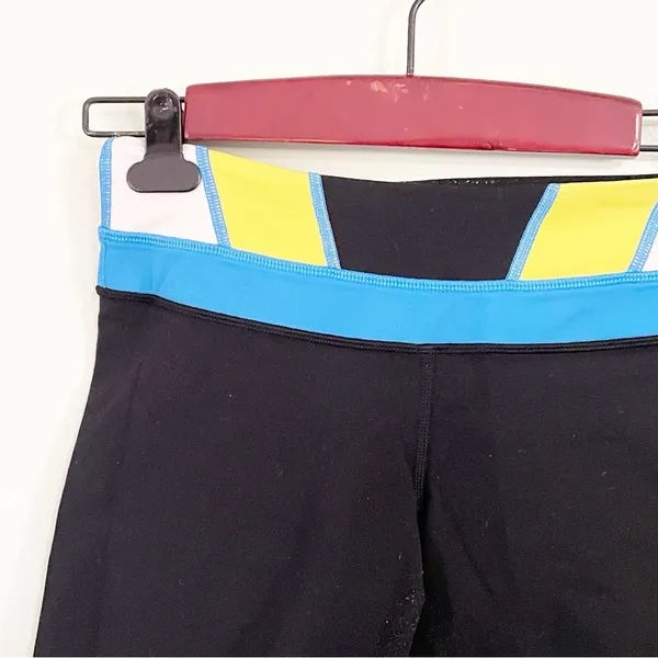Lululemon Size‎ 6 Black Blue Trim Printed Reverse Groove Bike Shorts Athletic - Image 2