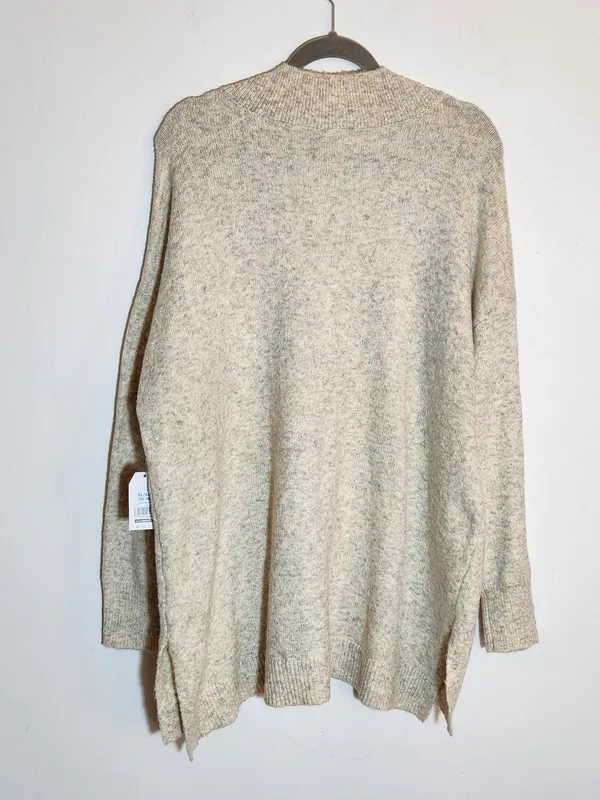 Time and Tru Cream Gray Oatmeal Fuzzy Oversized V-Neck Sweater Size XL NWT - Image 4