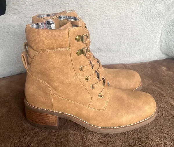 Crown Vintage Tan Ankle Boots Size 8.5 - Image 2