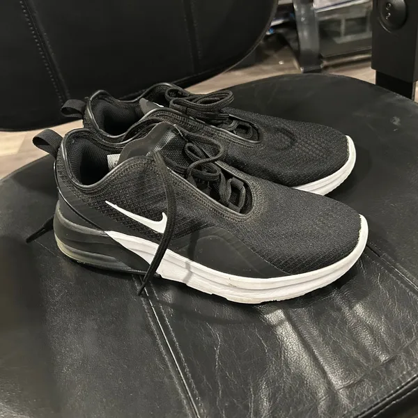 Nike Black and White Sneakers - Image 4