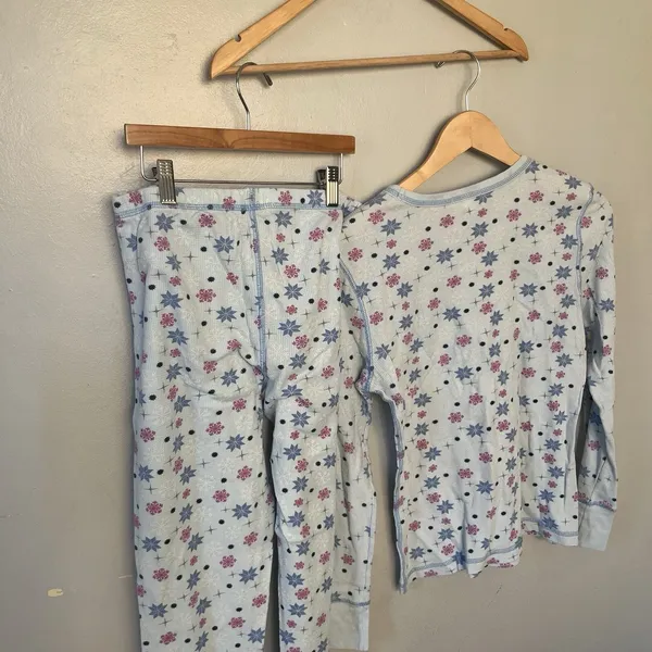 Steve Madden Women’s 2-Piece Size Medium Pajamas Waffle Knit Snowflakes - Image 5