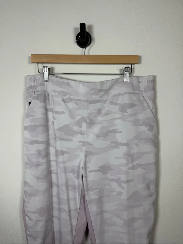 Athleta Brooklyn Lined Camo Jogger Lavender Size 16 Lightweight Travel Pant - Image 6