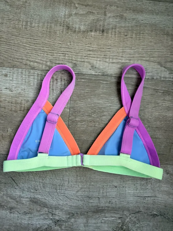 NWOT ONEONE Swimwear Colorblock Kameron Top in Sz M - Image 3