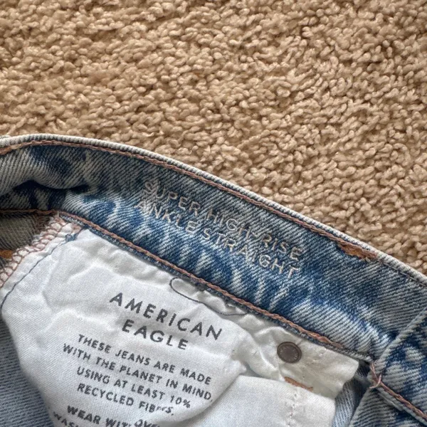American Eagle ripped jeans  - Image 4