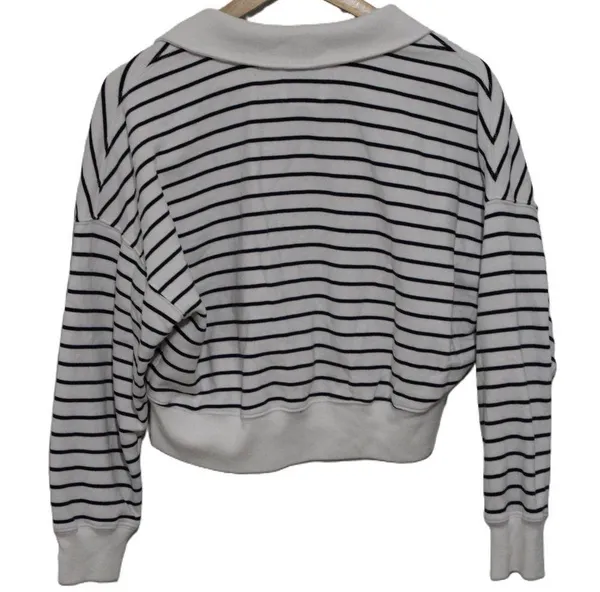 Womens Abercrombie & Fitch White Black Striped Long Sleeve V-Neck Sweater Size S - Image 2