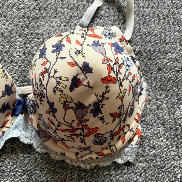 Adore Me Womens 38C Floral Print Lace Trim Bra Lightweight T-Shirt Underwire Bra - Image 3