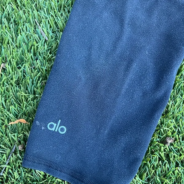 Alo Yoga Capri Leggings - Image 2