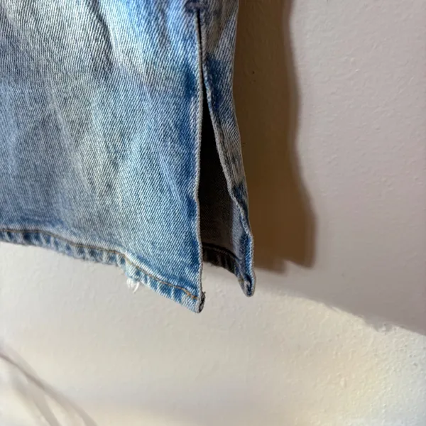 Abercrombie & Fitch '90s Straight Ultra High Rise‎ Jeans Size 29R Light Wash - Image 6