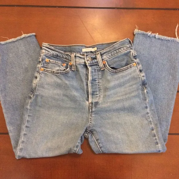 Levi’s Wedgie Straight Jeans 27 button fly raw hem - Image 3