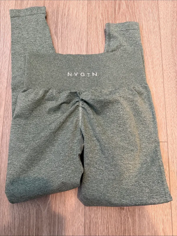 NVGTN Sage Green Heathered Scrunch Leggings Size Small - Image 3