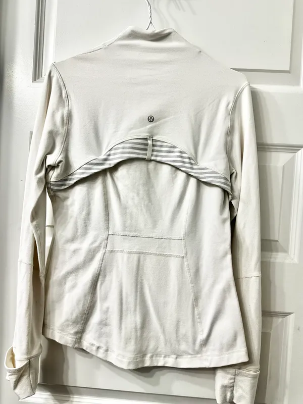 Lululemon Jacket. Ladies 10 - Image 5