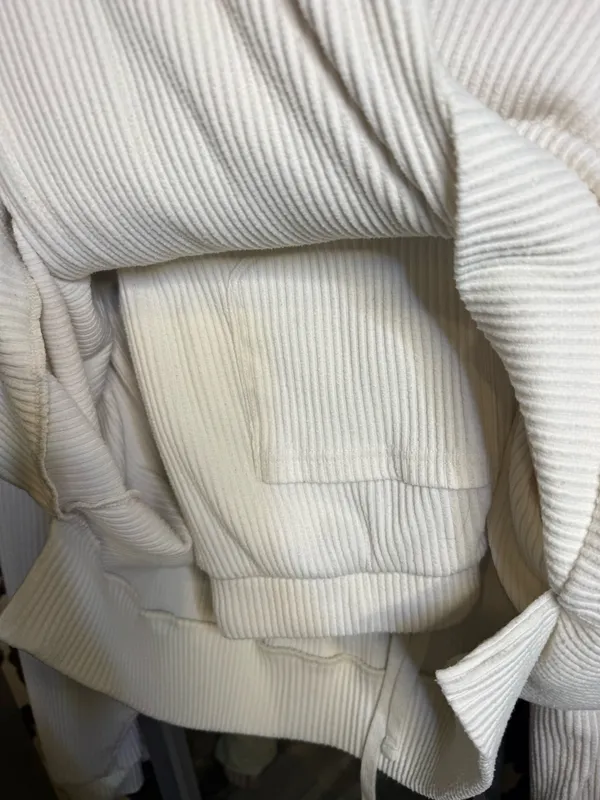 Alo Yoga Muse Hoodie Ivory with pants - Image 4