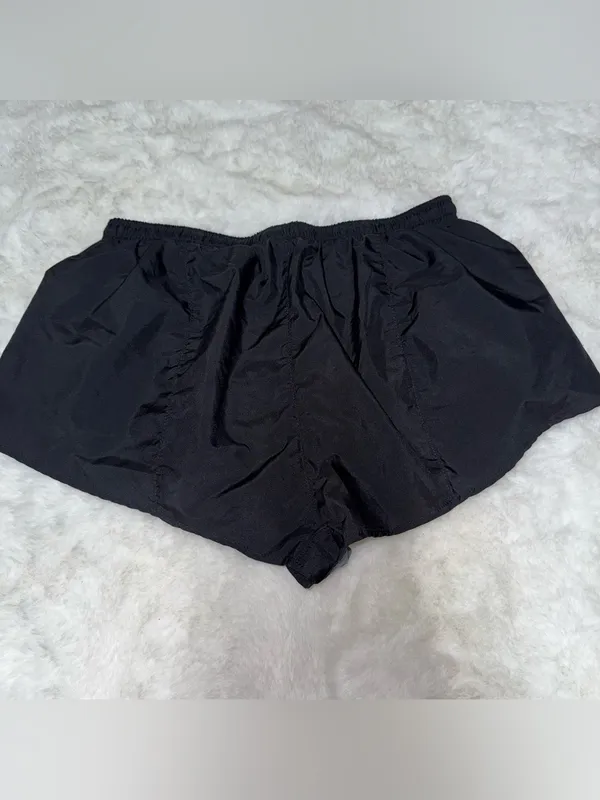 nike shorts - Image 2
