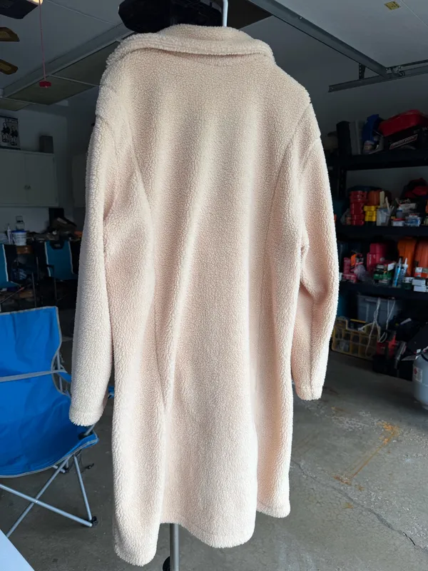 SHEIN Women’s Teddy Fleece Coat Size L 8/10 Beige Sherpa Long Jacket - Image 7