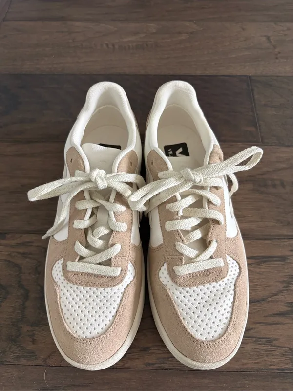 Veja V-10 Leather White Natural Sahara Sz 7/38 - Image 6