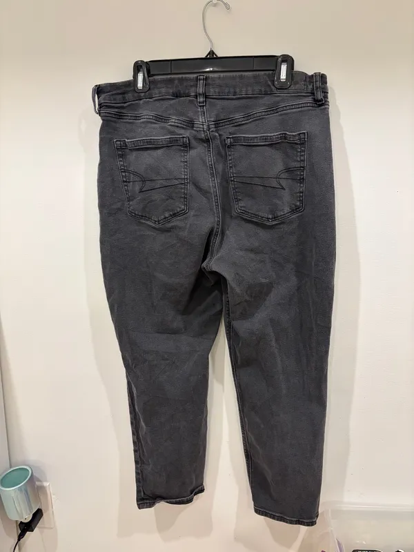 American Eagle Curvy Mom Jeans - Image 2