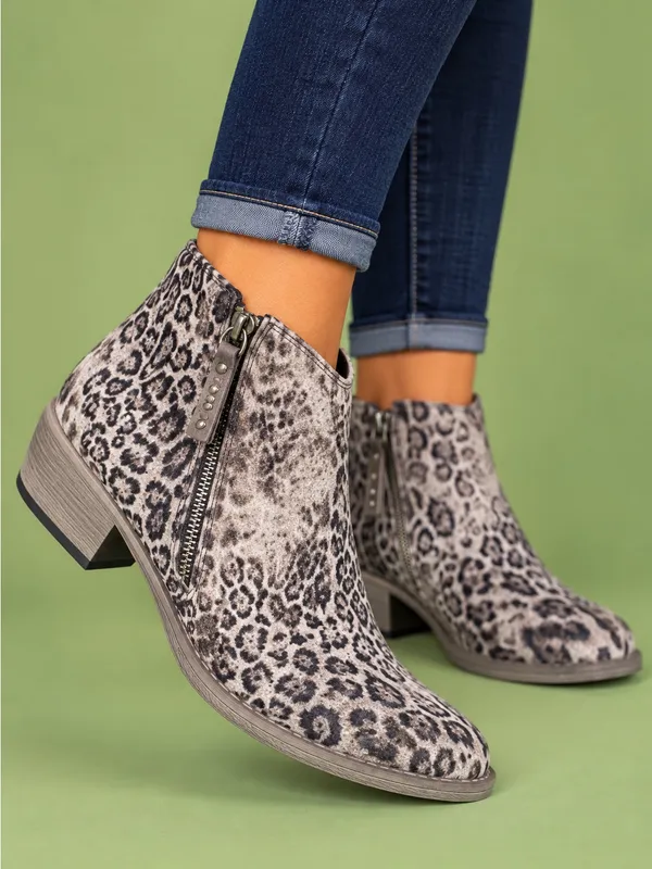 Very G Divine Leopard Print Ankle Booties LIGHT Taupe Women’s Size 9.5 NIB - Image 2