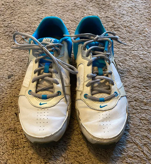 Nike Tennis Shoes - Image 2