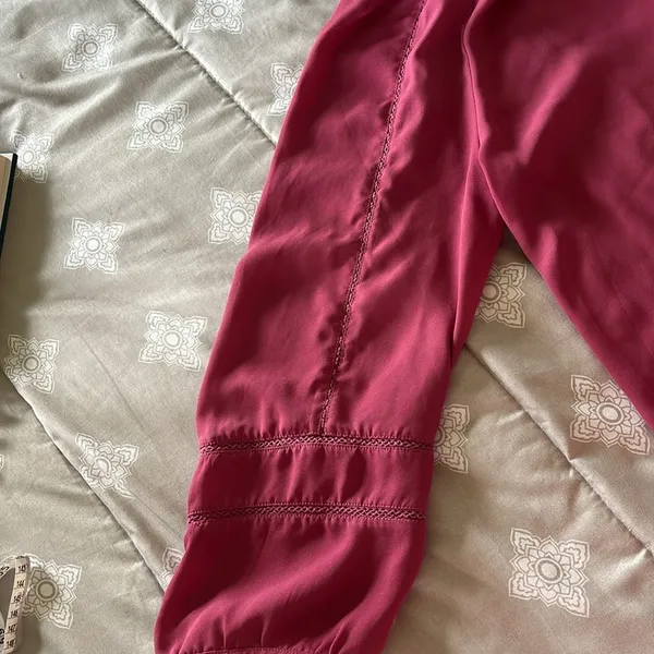 Loft Long Sleeve Blouse w/ Detailed Sleeves Size Medium - Image 4