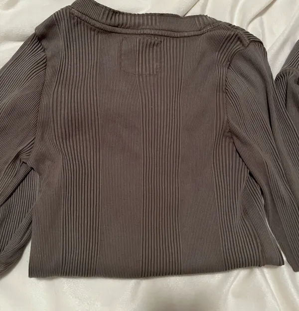 American Eagle Outfitters Long Sleeve - Image 3