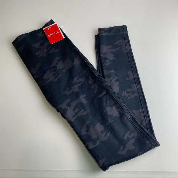 SPANX LOOK AT ME NOW BLACK CAMO LEGGING - Image 8