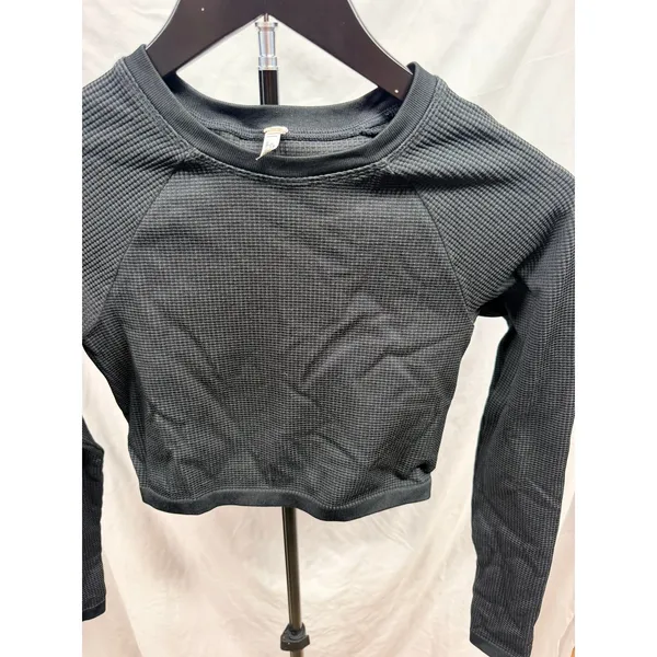 Offline by Aerie Seamless Waffle Long Sleeve Crop Active Top in Black XS - Image 2